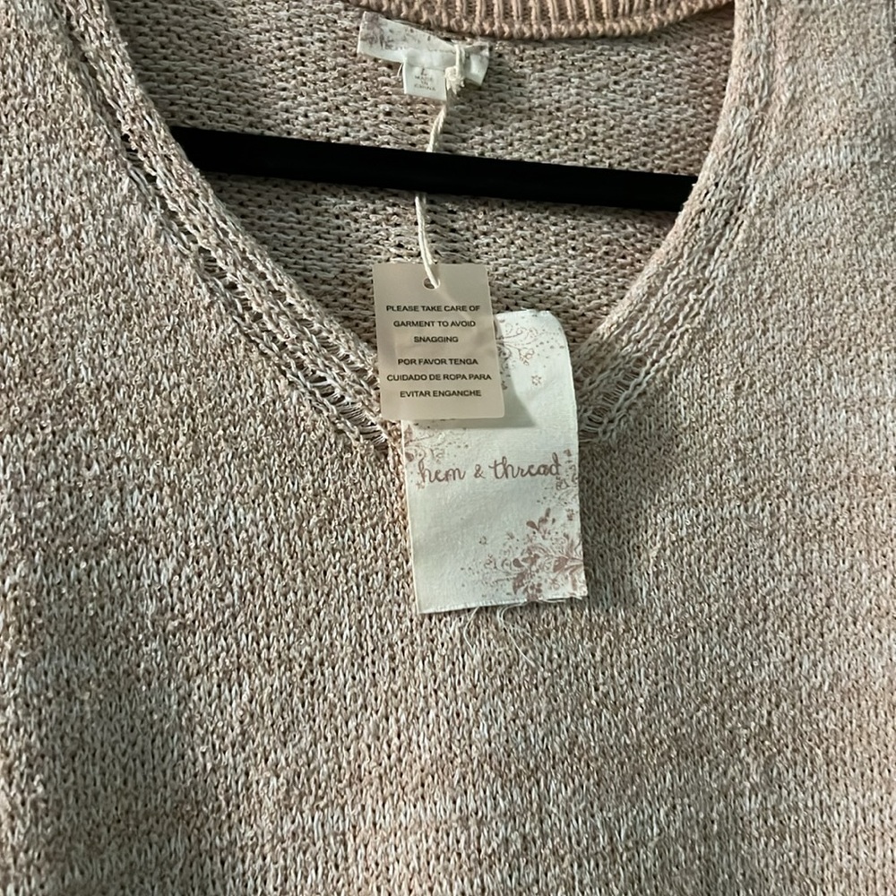 NEW Women's Pink Sweater Size Large - Picture 2 of 5